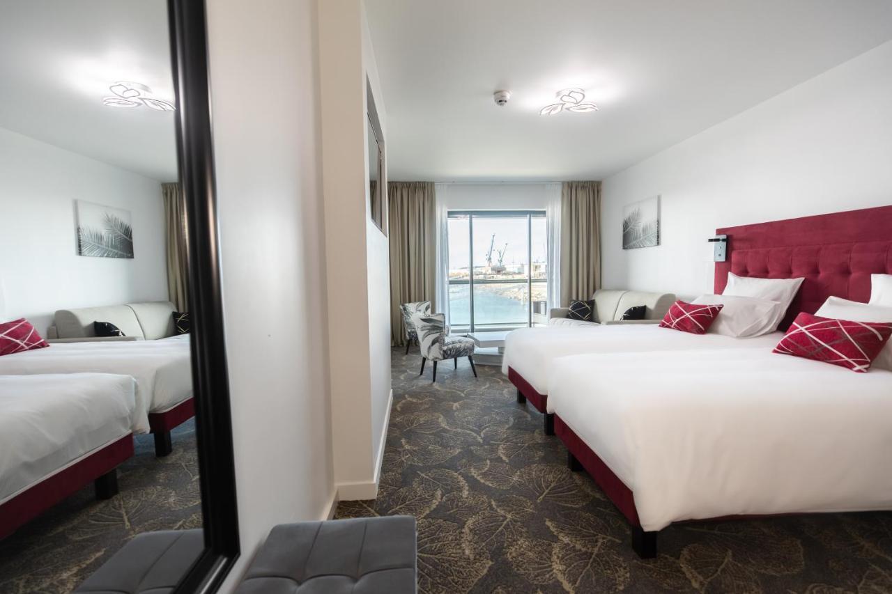 Aparthotel Le Barracuda & Spa, Centre Port, Pieds Dans L'eau, Vue 4*