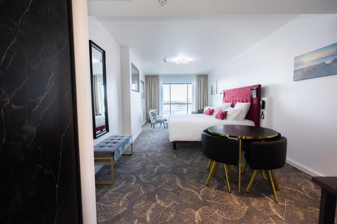 Aparthotel Le Barracuda & Spa, Centre Port, Pieds Dans L'eau, Vue 4*