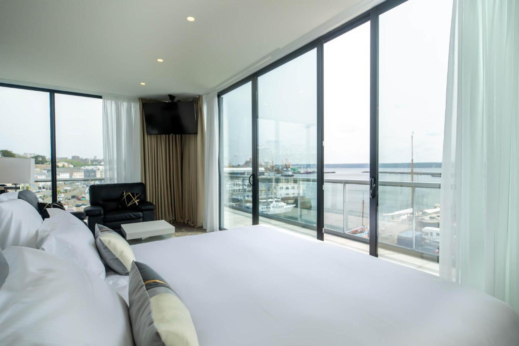 Le Barracuda & Spa, Centre Port, Pieds Dans L'eau, Vue 4*